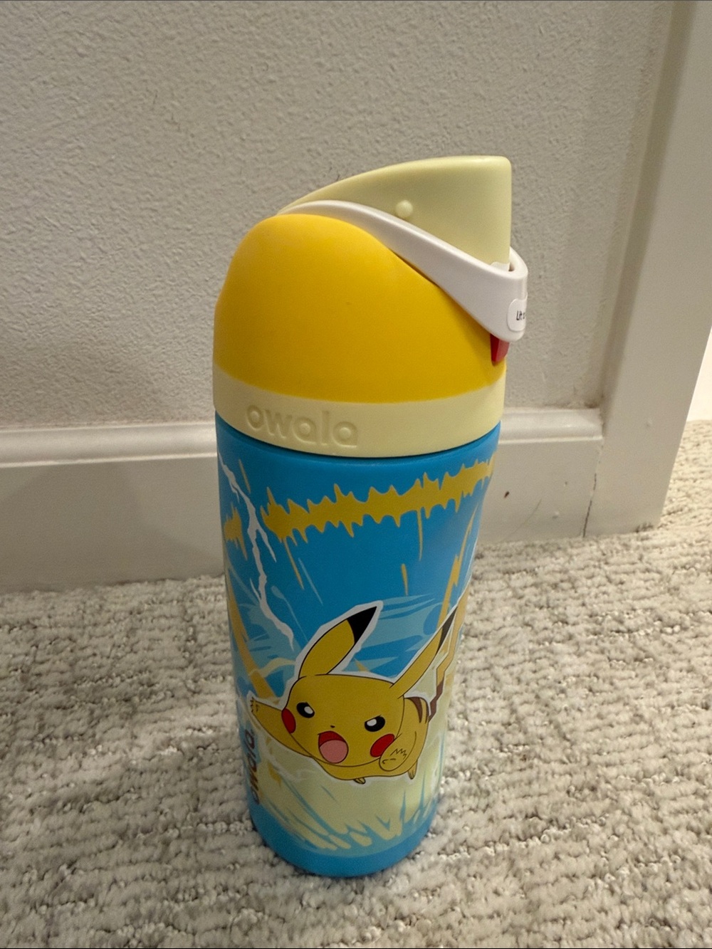 Owala Pokémon water bottle - pikachu - NWT
